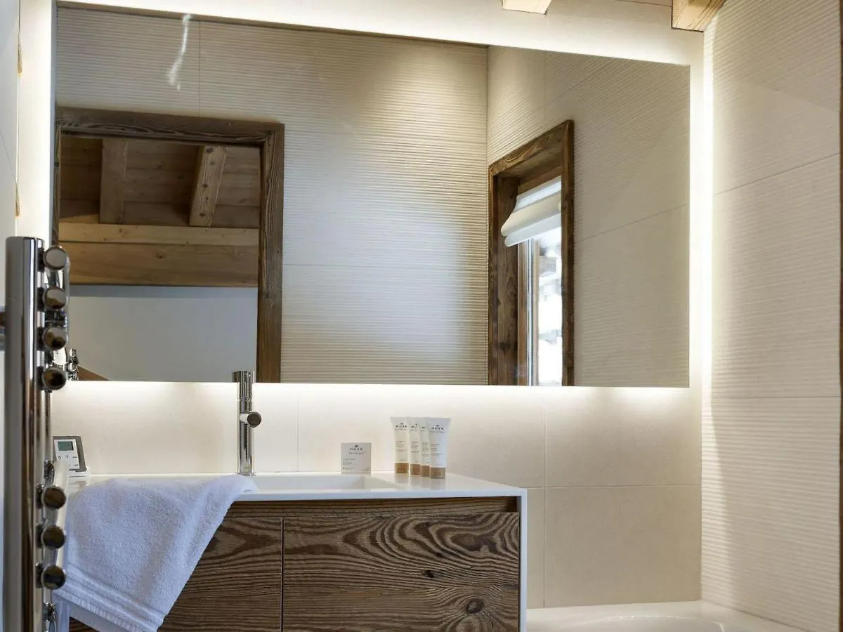 Appartement Contemporain Avec Sauna, Cheminee Et Parking Au Centre De Courchevel 1850 - Fr-1-564-35