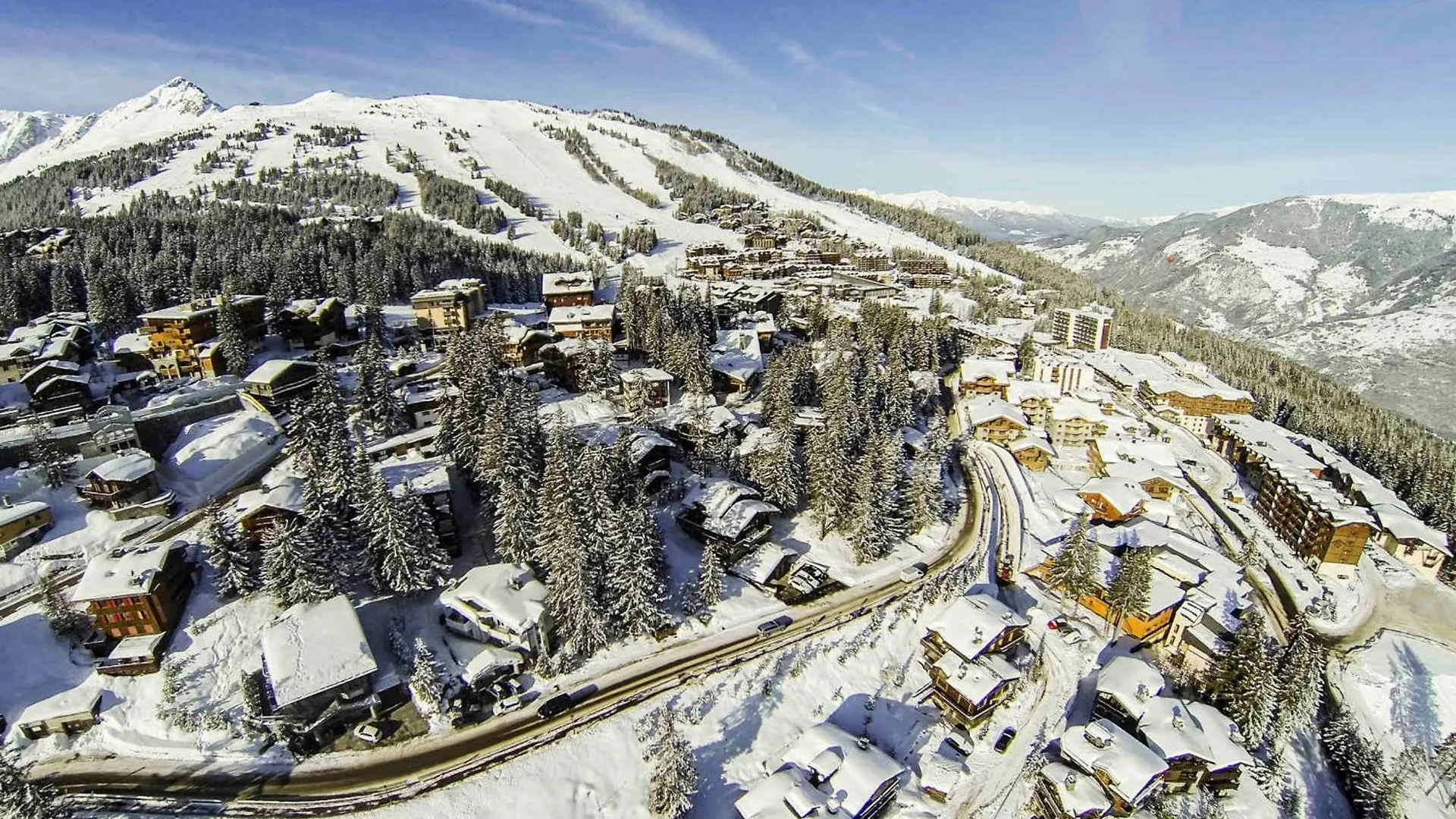 Appartement Contemporain Avec Sauna, Cheminee Et Parking Au Centre De Courchevel 1850 - Fr-1-564-35 0*,  Francie