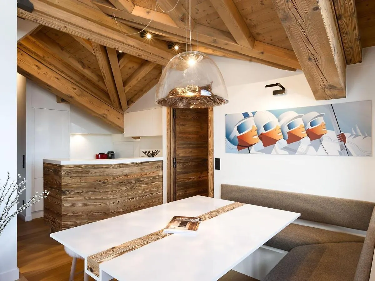 Appartement Contemporain Avec Sauna, Cheminee Et Parking Au Centre De Courchevel 1850 - Fr-1-564-35 Apartment